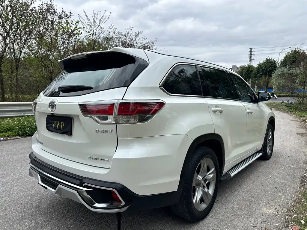 Toyota Highlander 2017 — фото 6