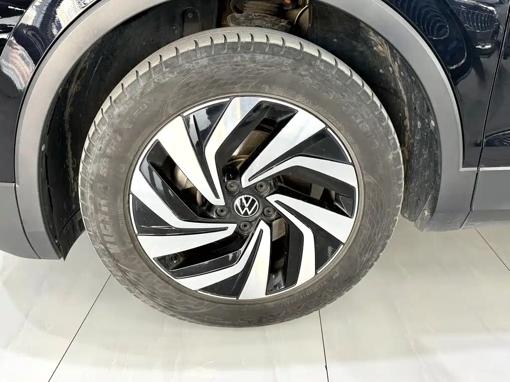 Volkswagen Tiguan L 2023 — фото 14