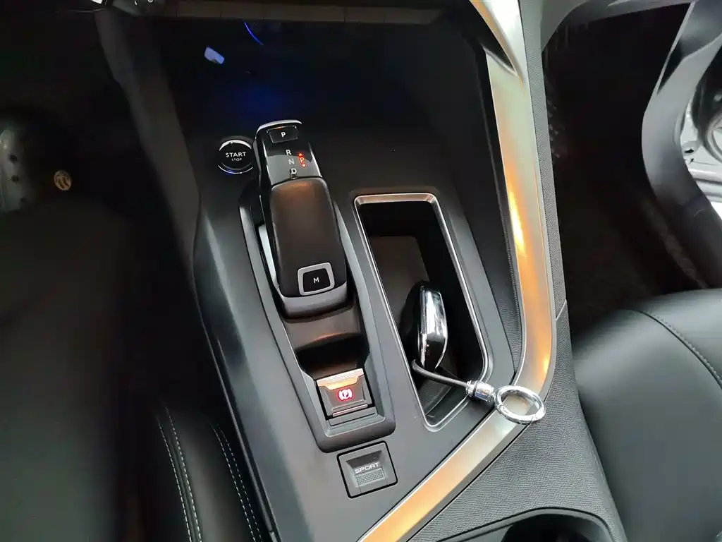 Peugeot 4008 2022 — фото 14