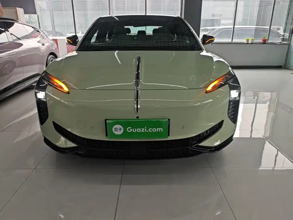 Hongqi EH7 2025