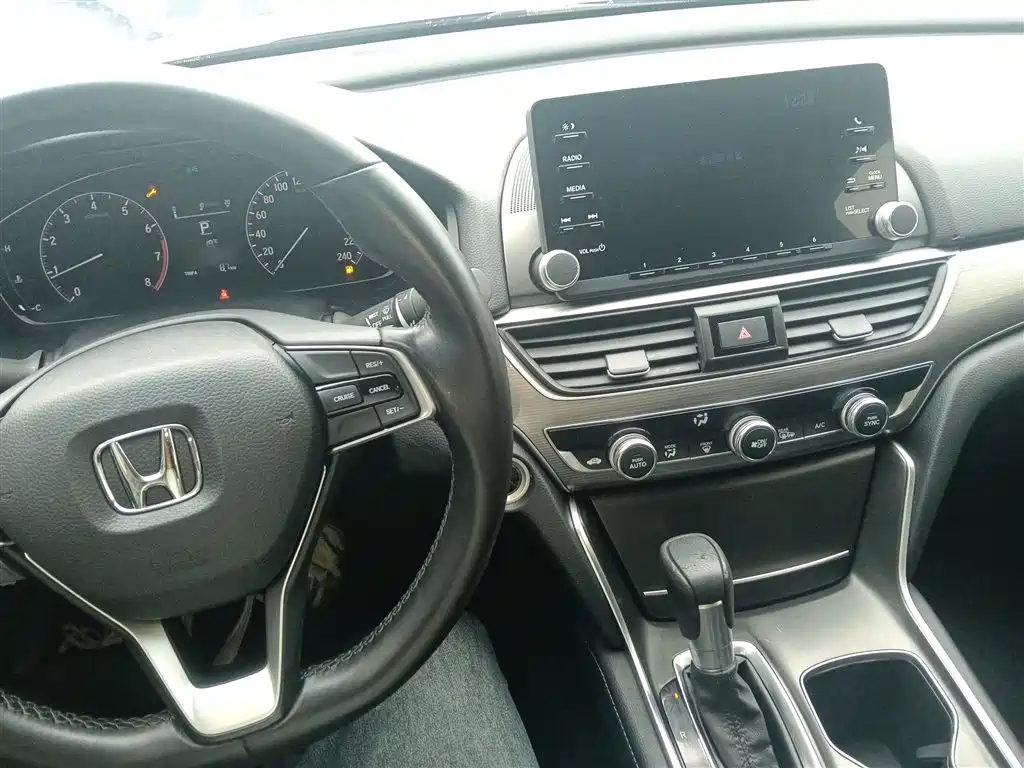 Honda Accord 2021 — фото 10