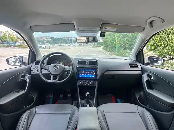 Volkswagen Polo 2016