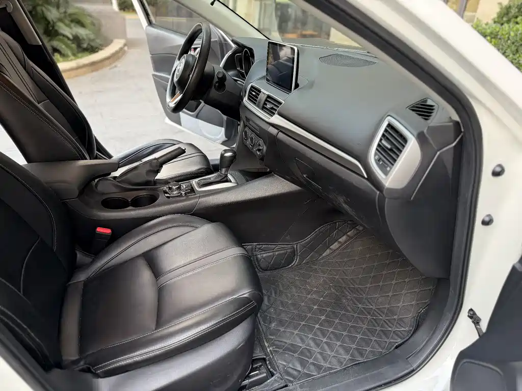 Mazda 3 Axela 2019