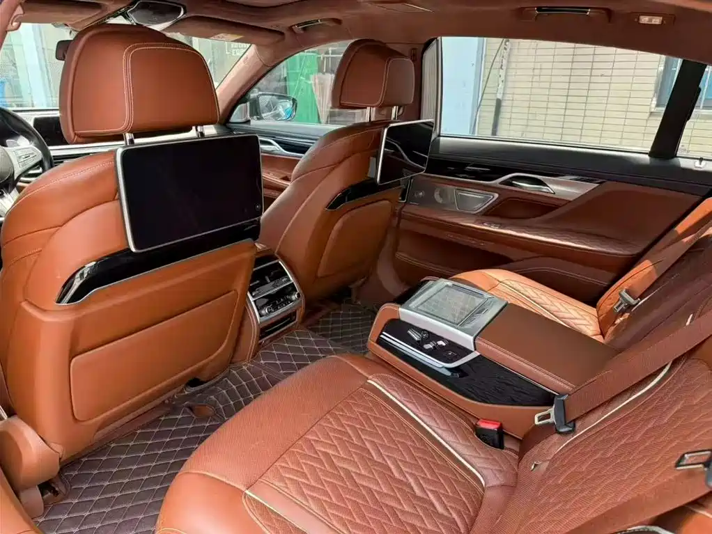 BMW 7 Series 2021