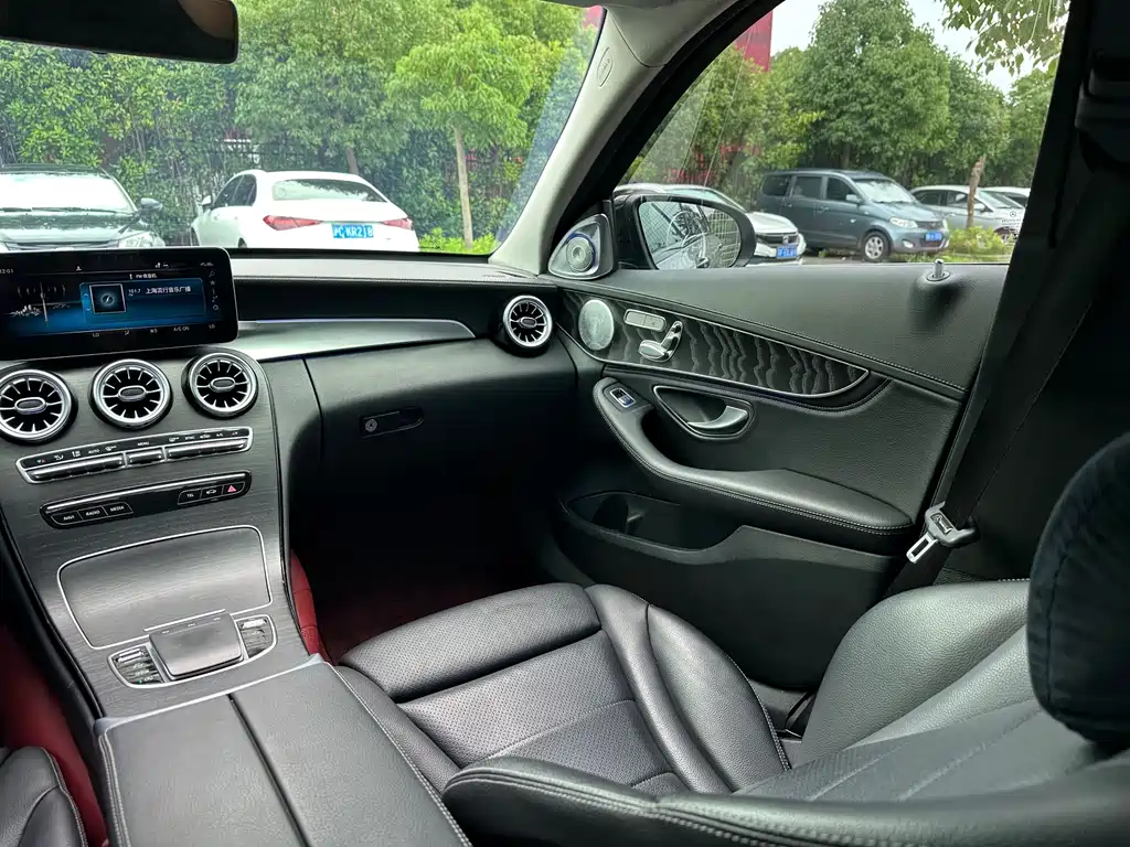 Mercedes-Benz C-Class 2019 — фото 16