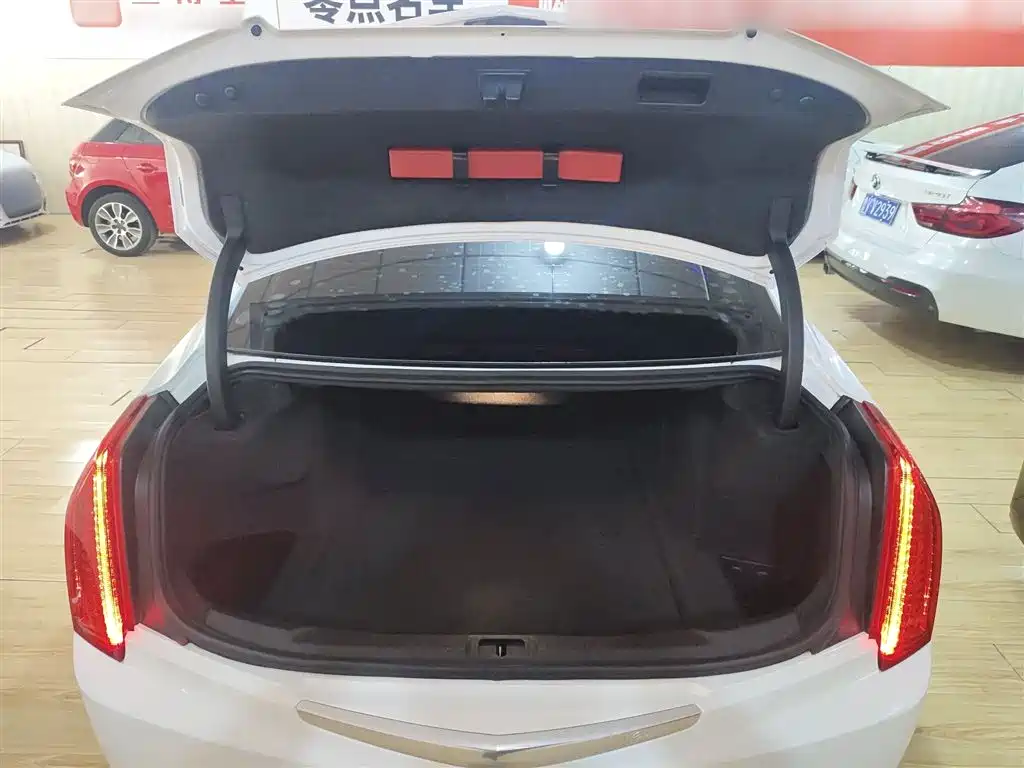 Cadillac ATS-L 2019 — фото 15