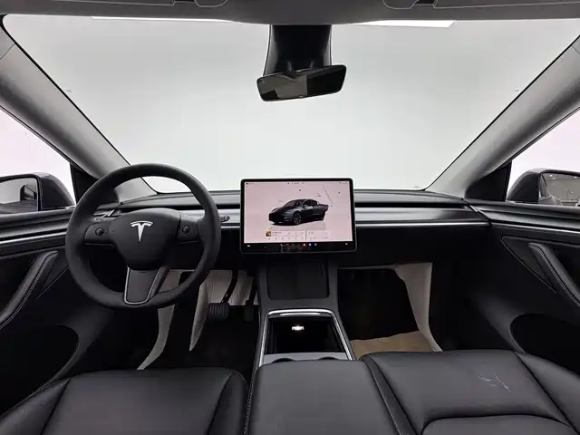 Tesla Model Y 2024 — фото 5