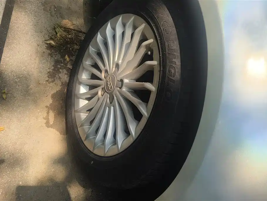 Audi A4L 2016