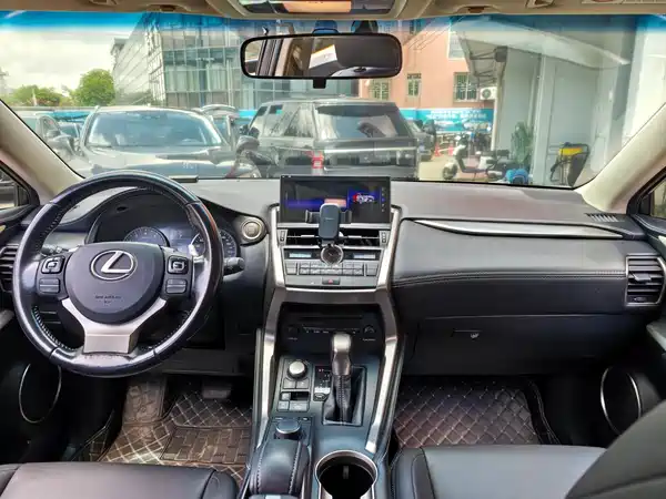 Lexus NX 2017