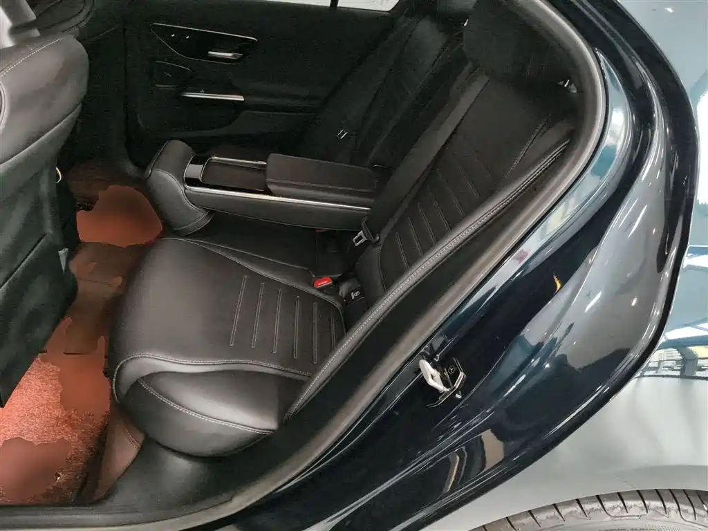 Mercedes-Benz C-Class 2023 — фото 17