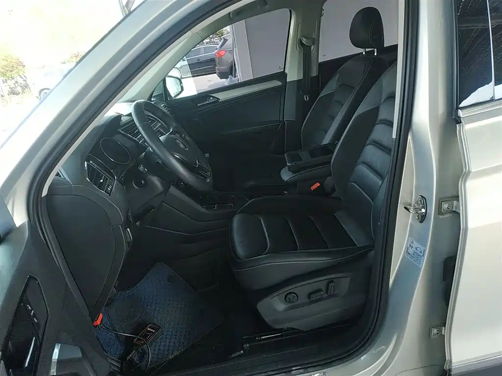 Volkswagen Tiguan L 2018 — фото 15