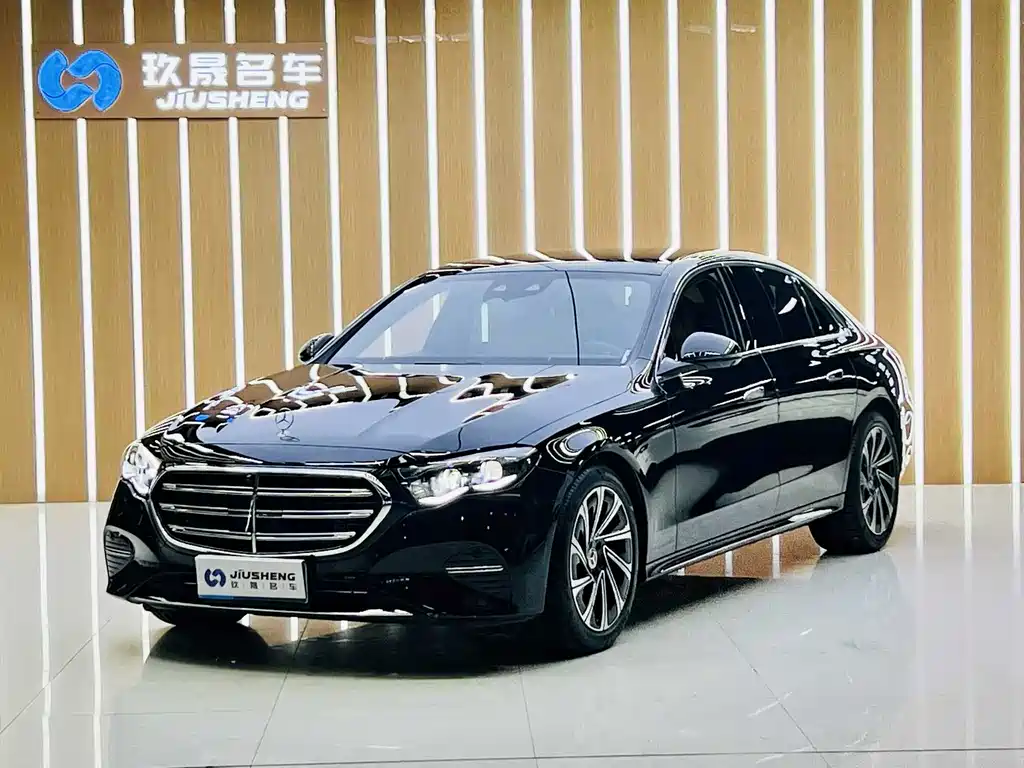 Mercedes-Benz E-Class 2025 — фото 1
