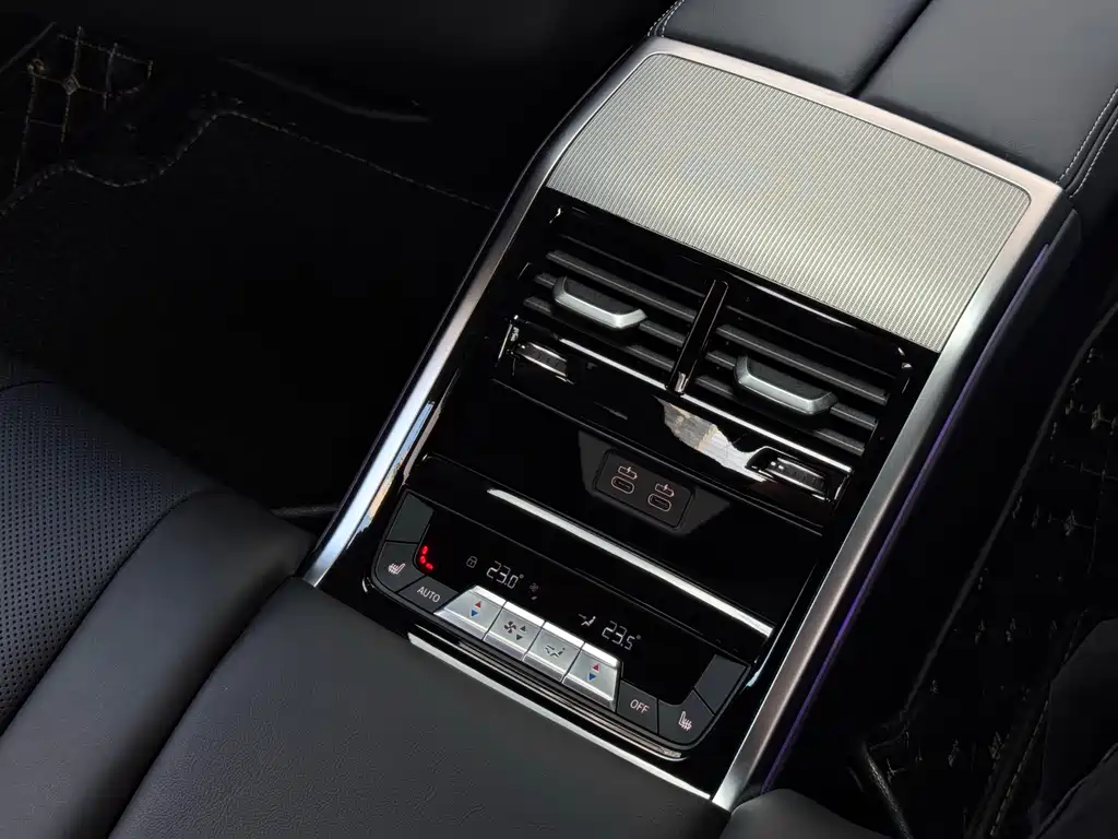 BMW 8 Series 2021 — фото 15
