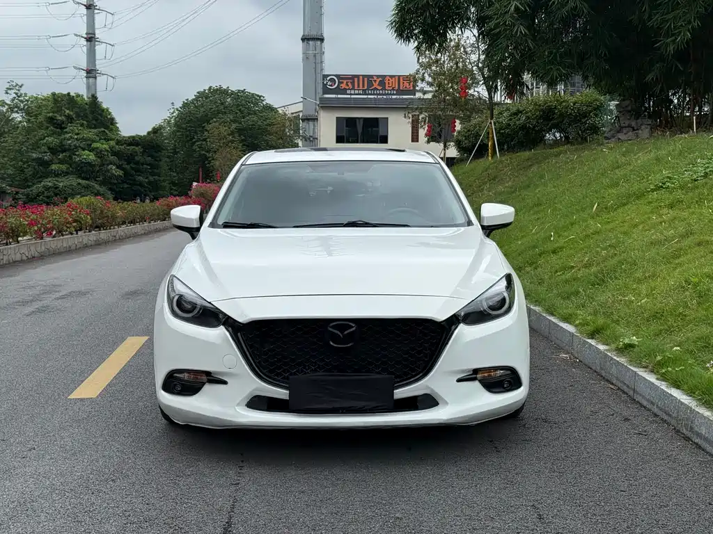Mazda 3 Axela 2019 — фото 2