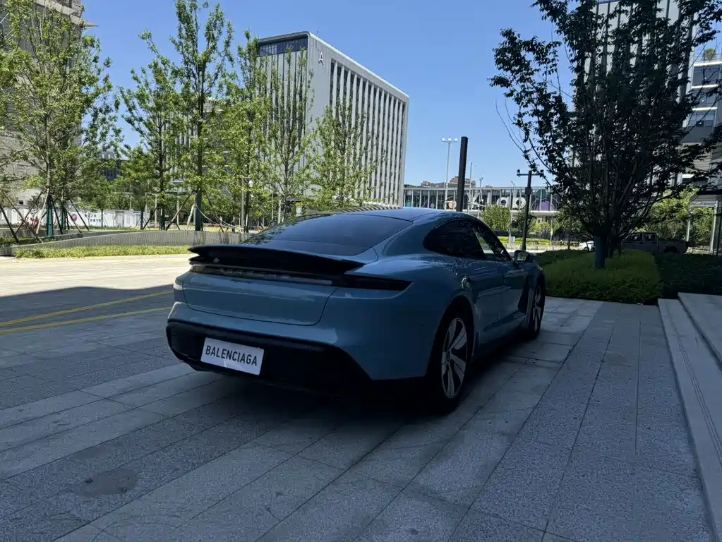 Porsche Taycan 2021 — фото 15