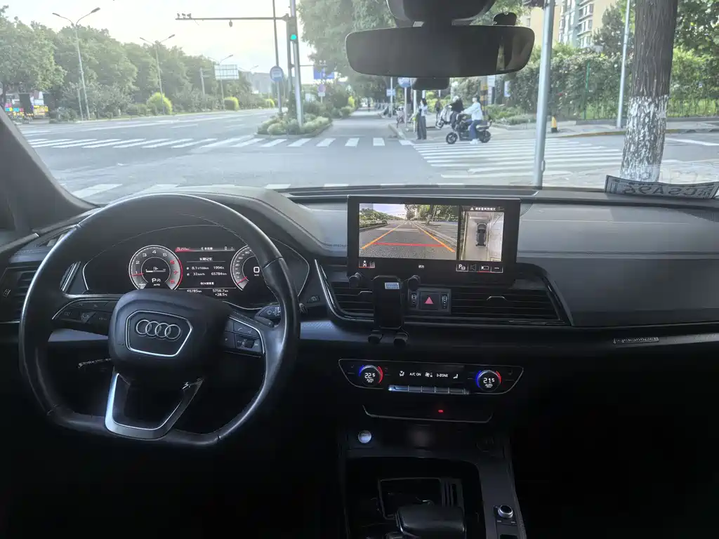 Audi Q5L 2022 — фото 14