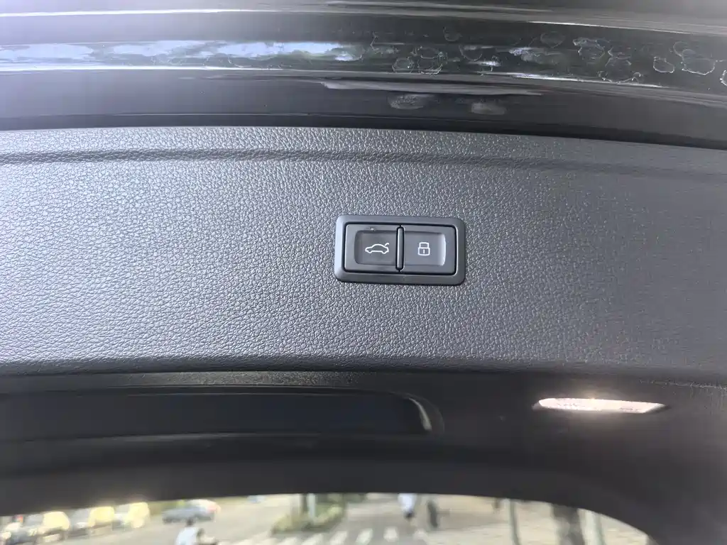 Audi Q5L 2022 — фото 17