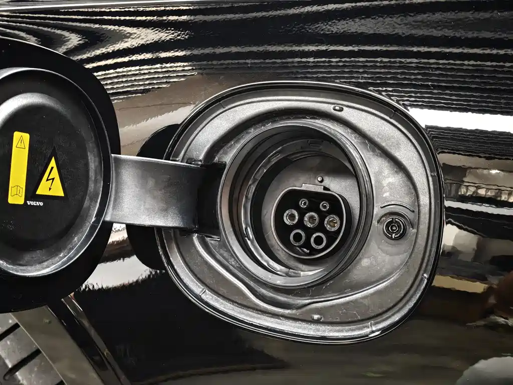 Volvo S90 PHEV 2023 — фото 18