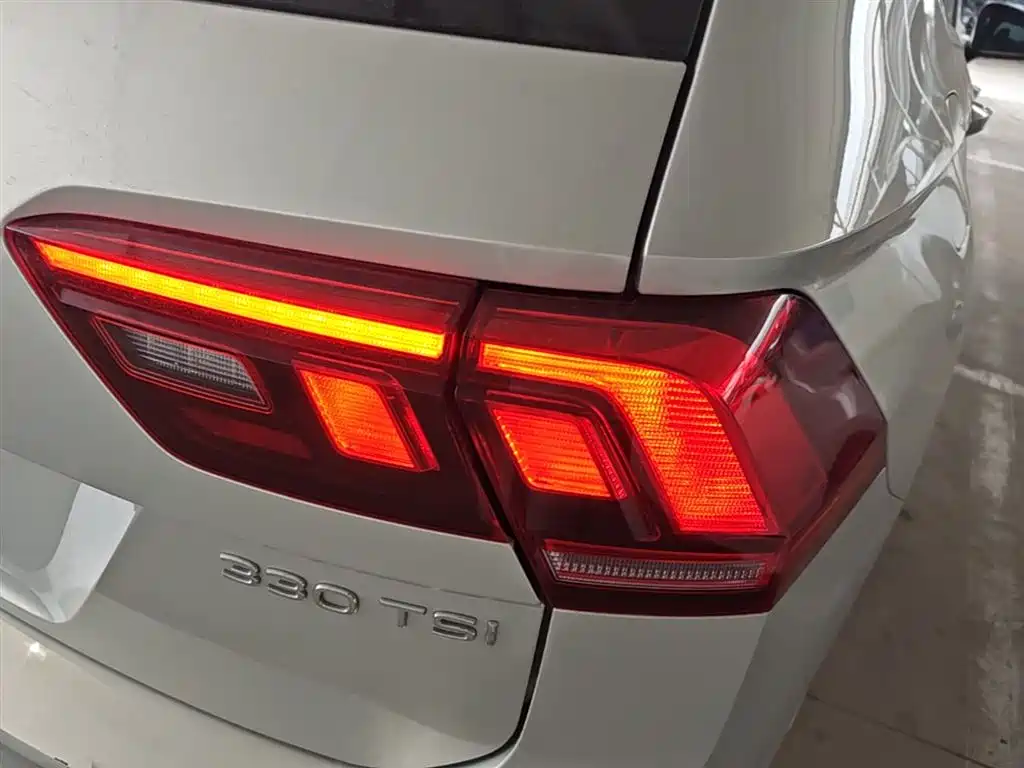 Volkswagen Tiguan L 2021 — фото 8