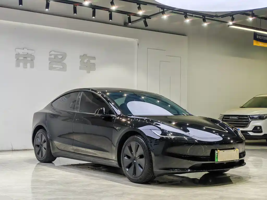 Tesla Model 3 2026 — фото 3