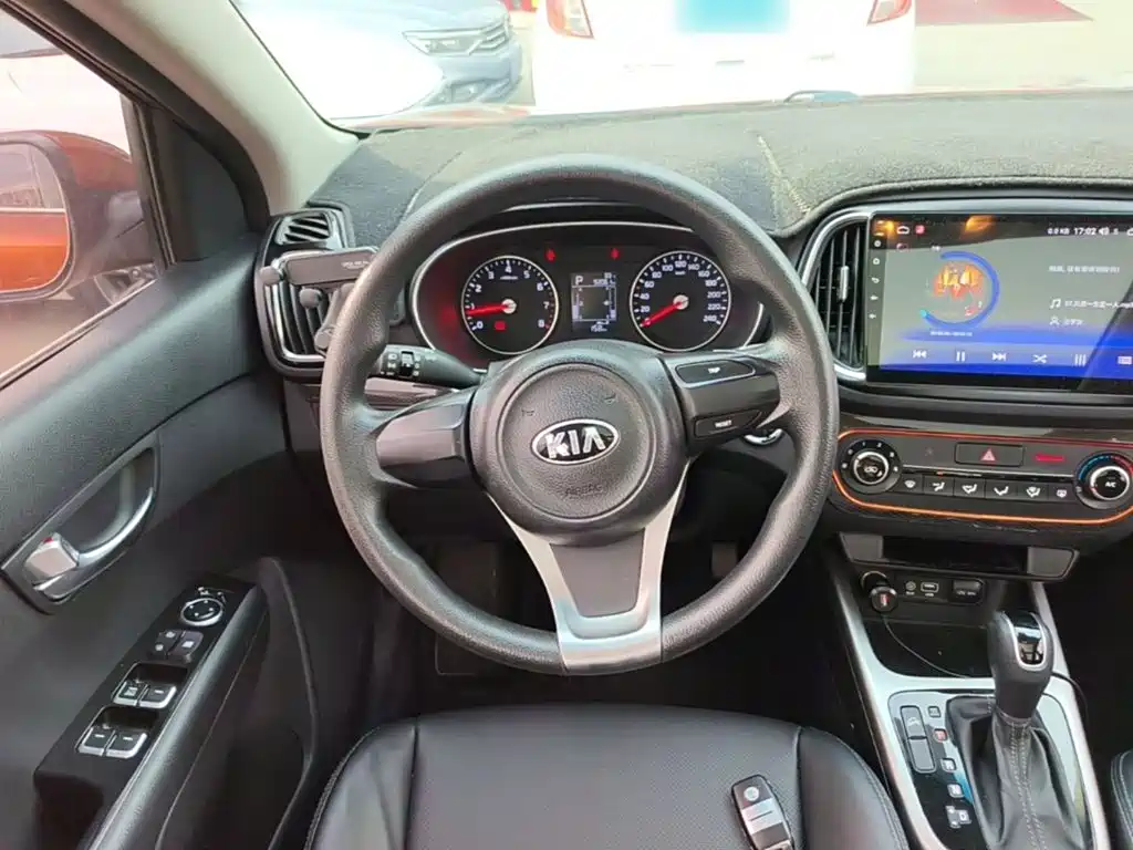 Kia KX3 2016 — фото 11