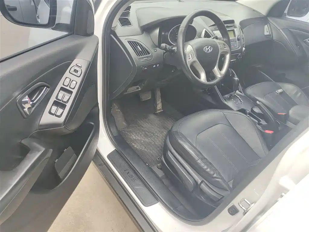 Hyundai ix35 2015 — фото 16