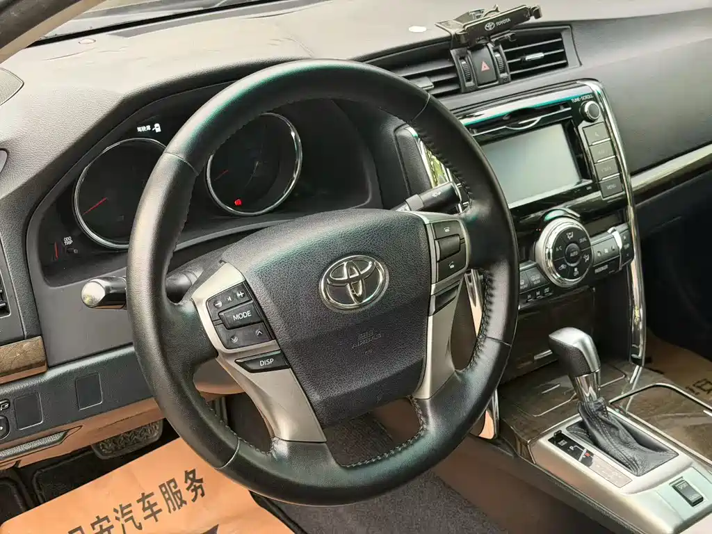 Toyota Reiz 2016