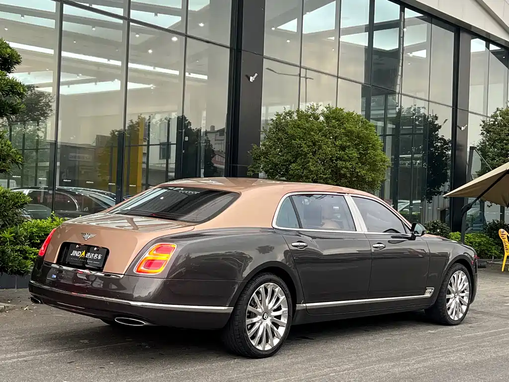 Bentley Mulsanne 2018 — фото 11