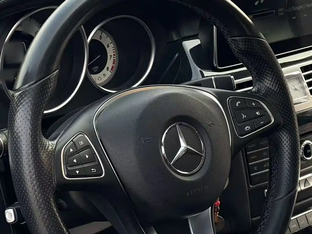 Mercedes-Benz CLS 2015 — фото 6