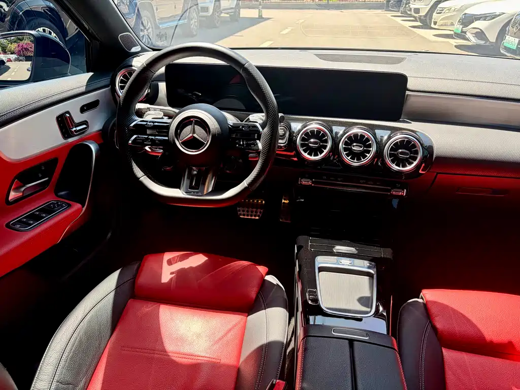 Mercedes-Benz A-Class AMG 2024 — фото 21