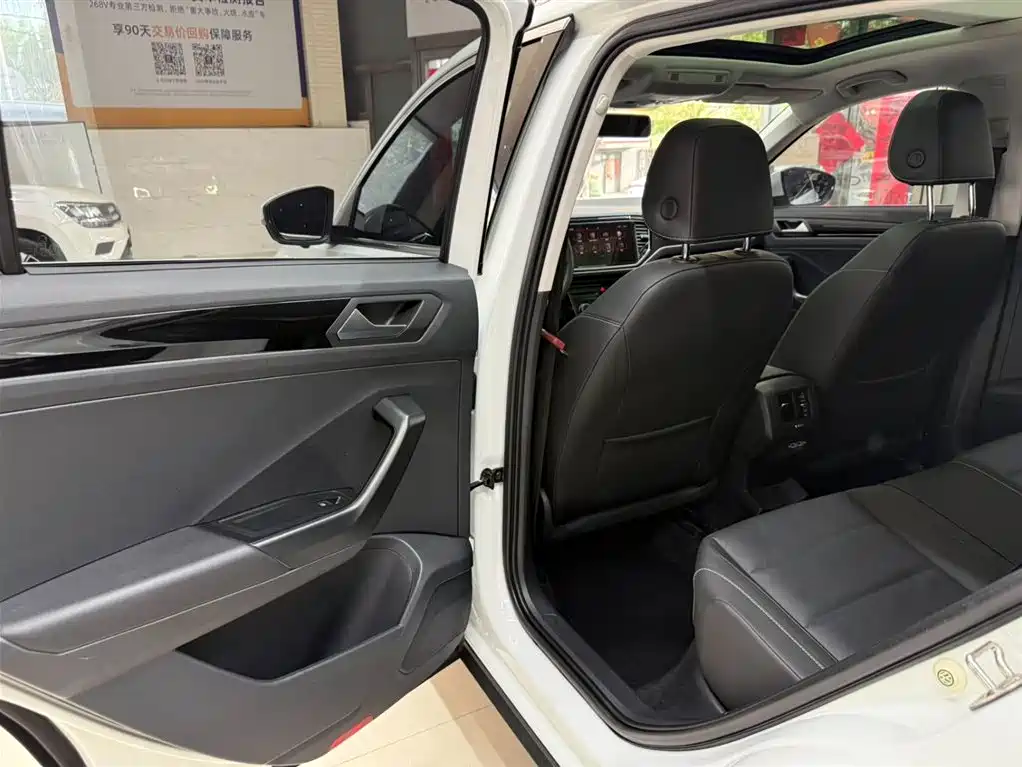 Volkswagen T-Roc 2022 — фото 18