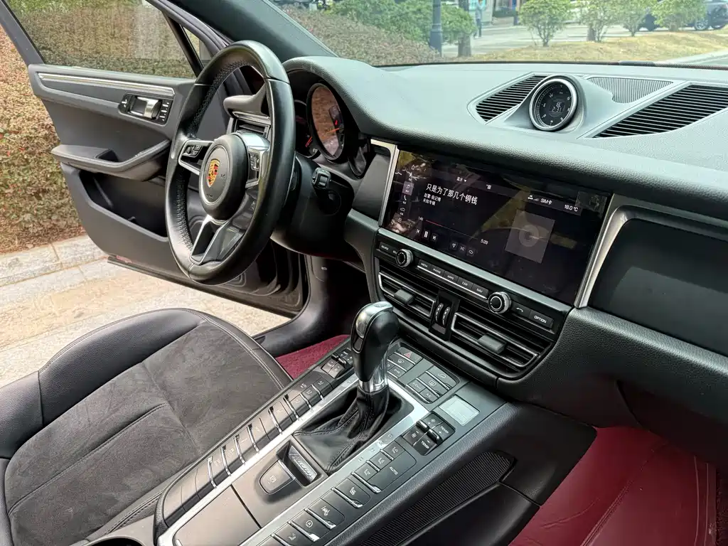 Porsche Macan 2019 — фото 14