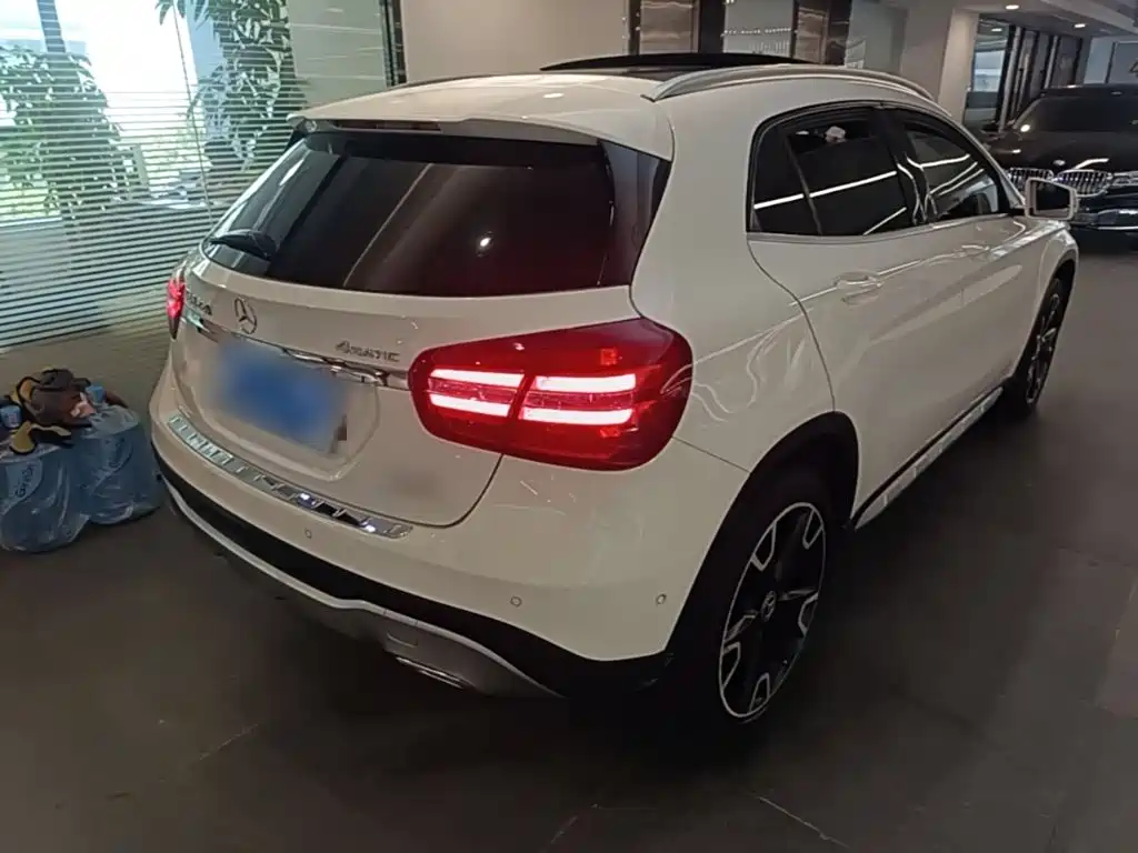 Mercedes-Benz GLA 2017