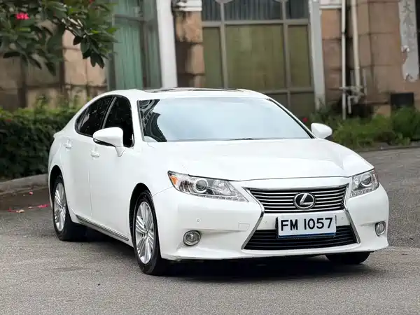 Lexus ES 2015