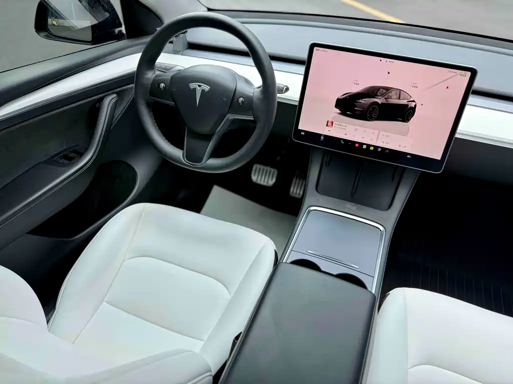 Tesla Model Y 2022 — фото 11