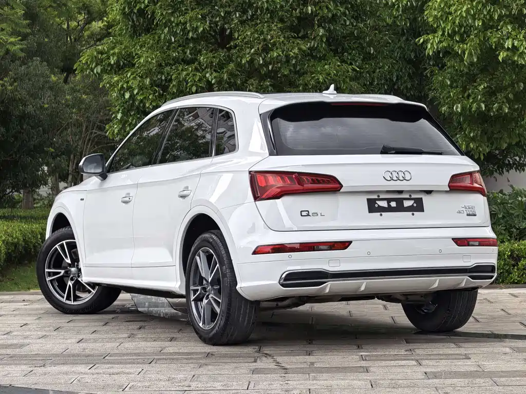 Audi Q5L 2019