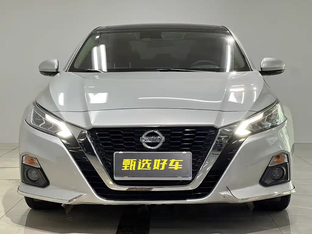 Nissan Teana 2022