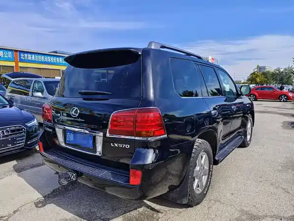 Lexus LX 2009