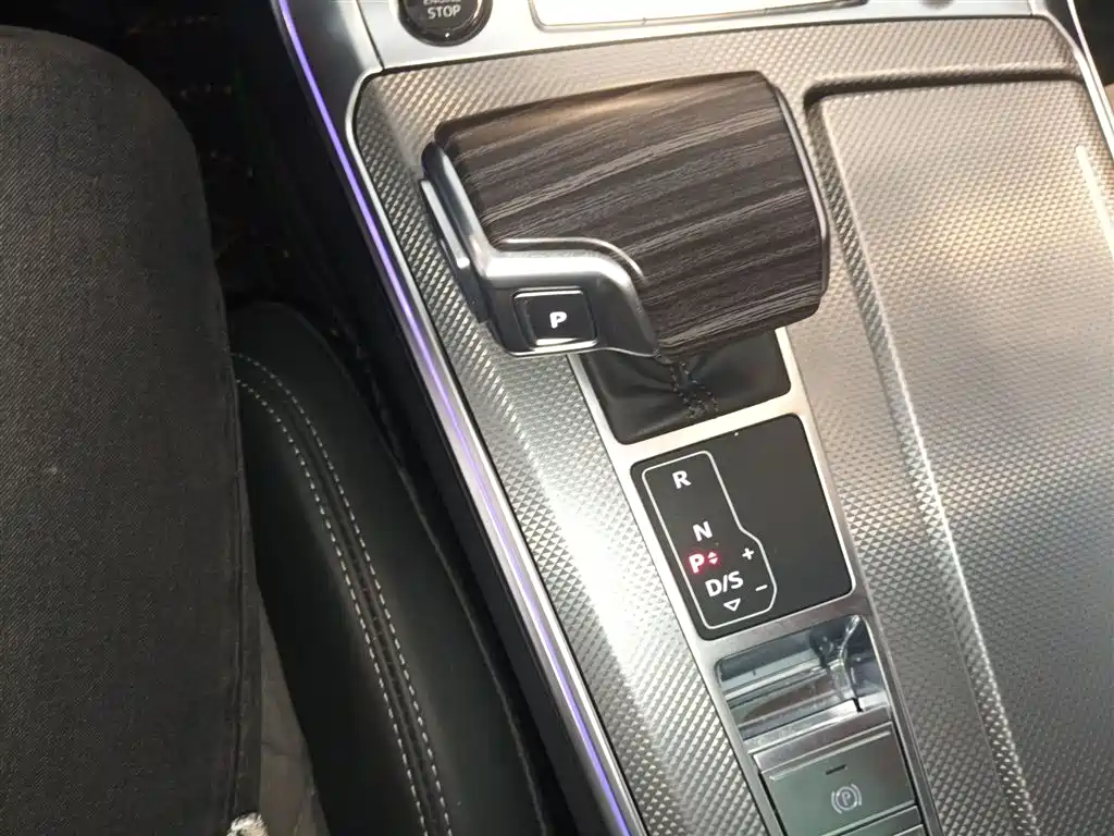 Audi A6L 2024 — фото 10