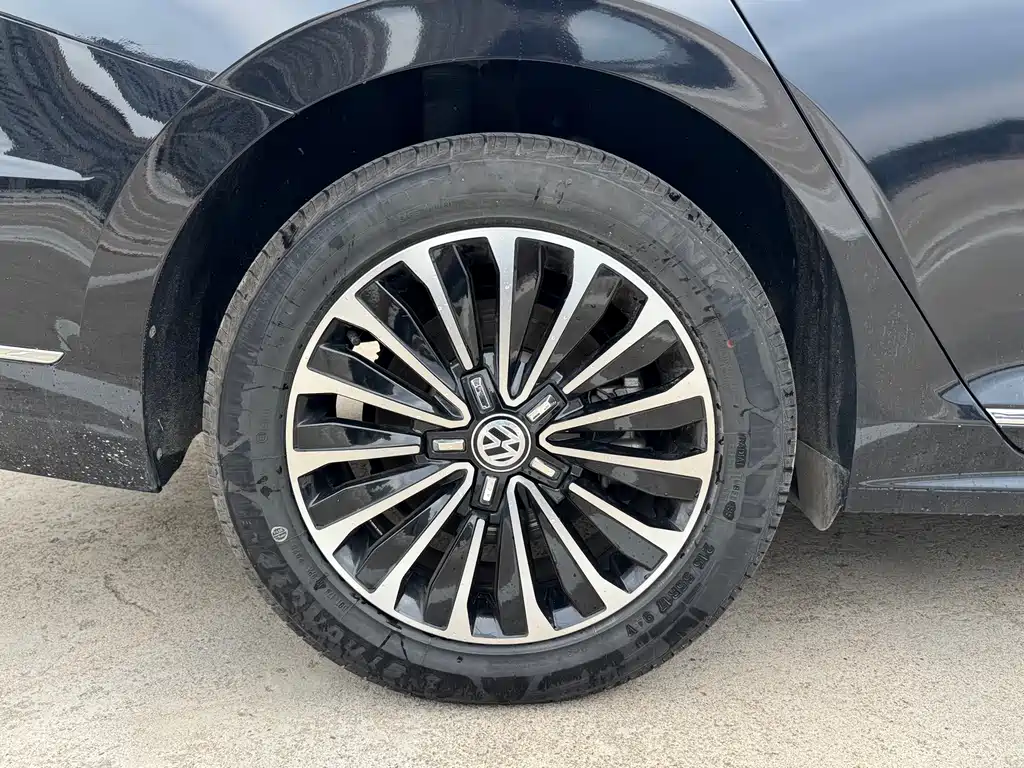 Volkswagen Passat 2023 — фото 14