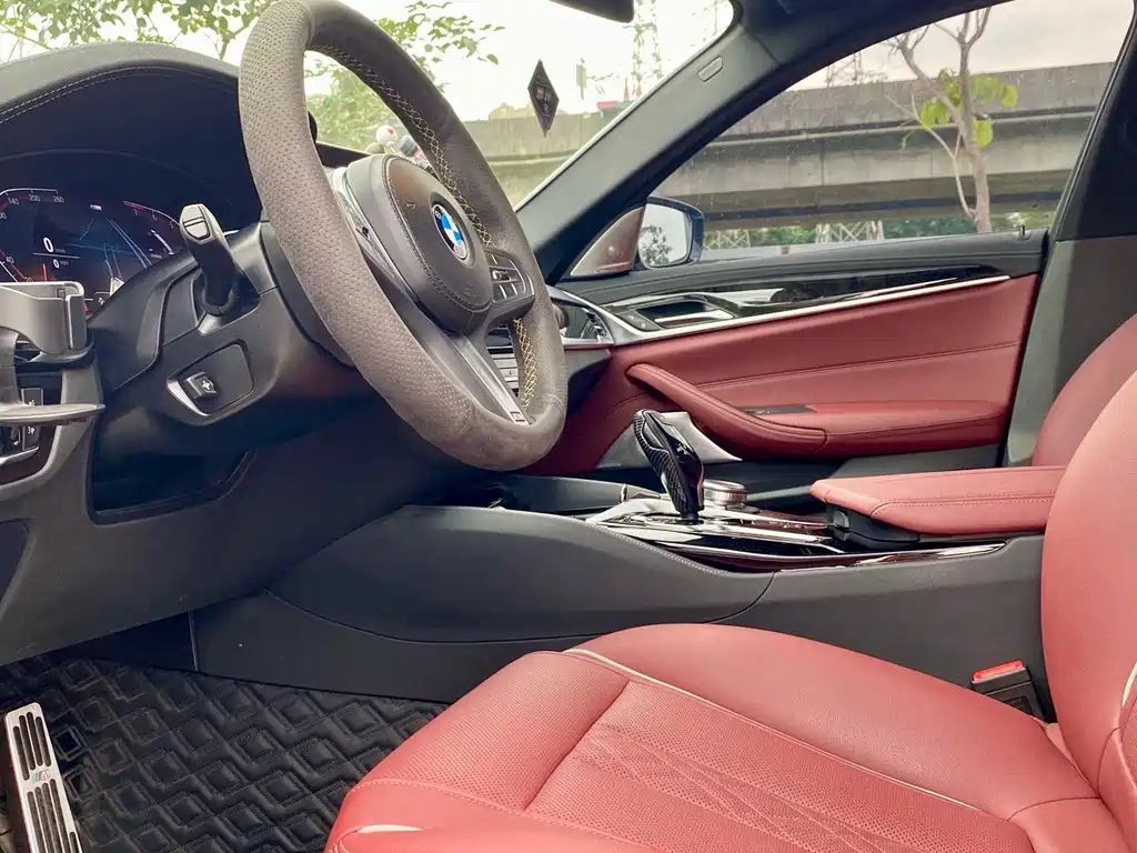 BMW 5 Series 2022 — фото 12