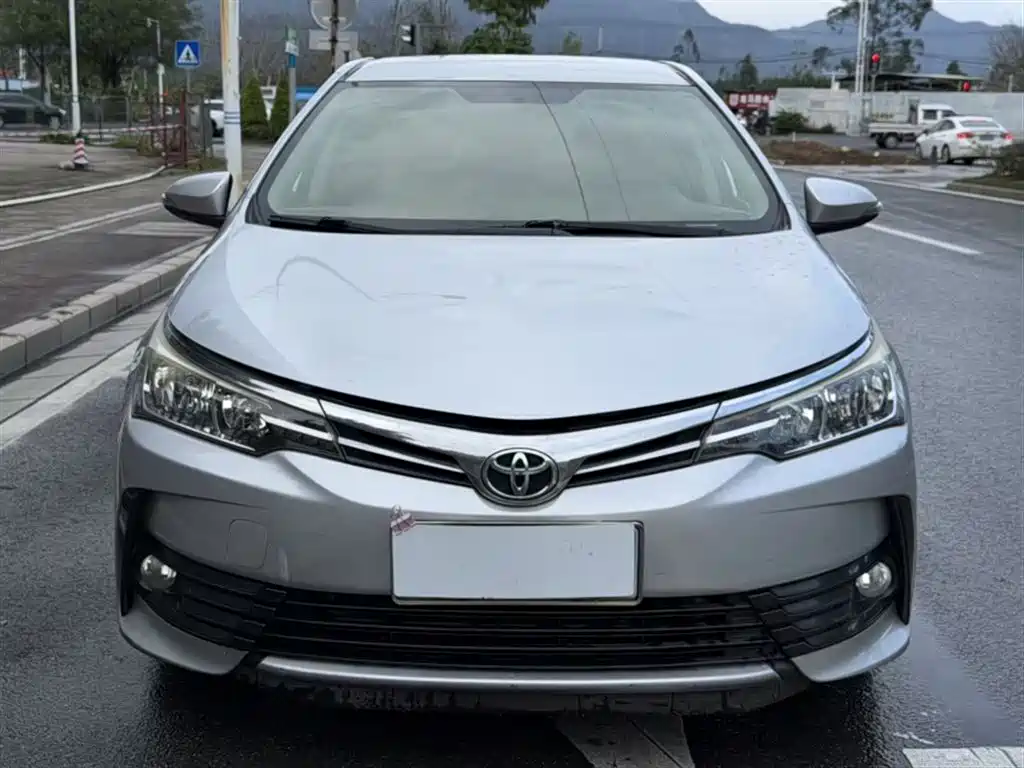 Toyota Corolla 2018 — фото 24