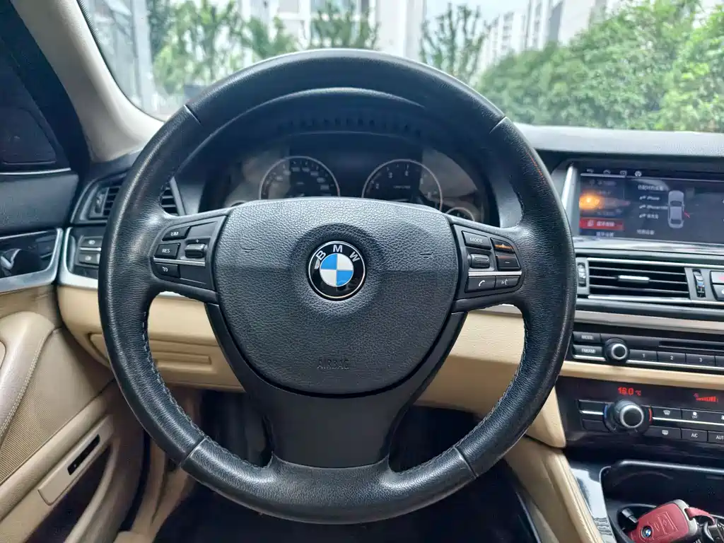 BMW 5 Series 2013 — фото 15