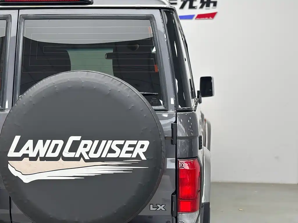 Toyota Land Cruiser 2023 — фото 15