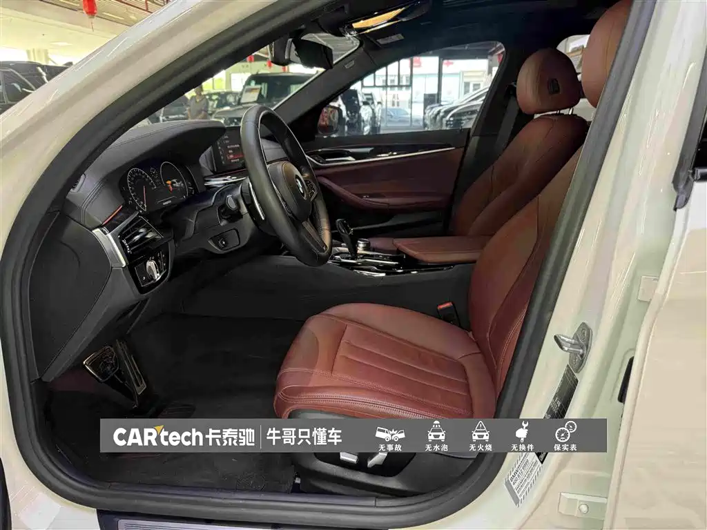 BMW 5 Series 2019 — фото 17