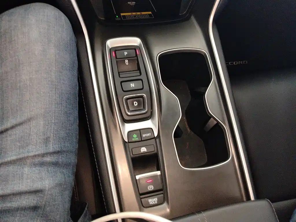 Honda Accord 2022 — фото 10