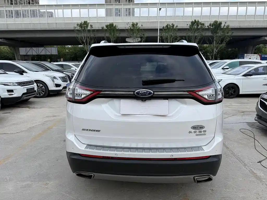 Ford Edge 2017 — фото 9