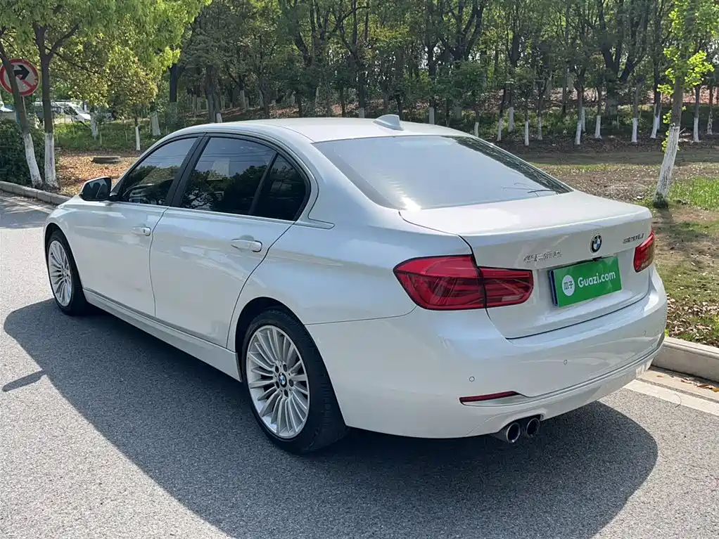 BMW 3 Series 2017 — фото 24