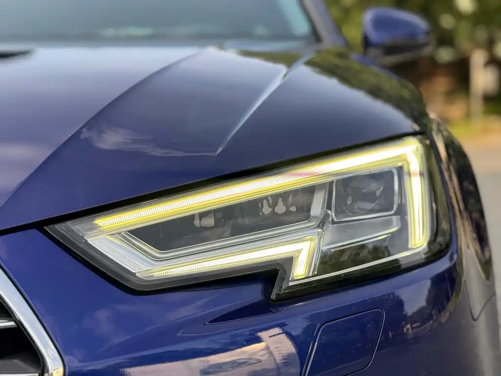 Audi A4L 2019 — фото 19