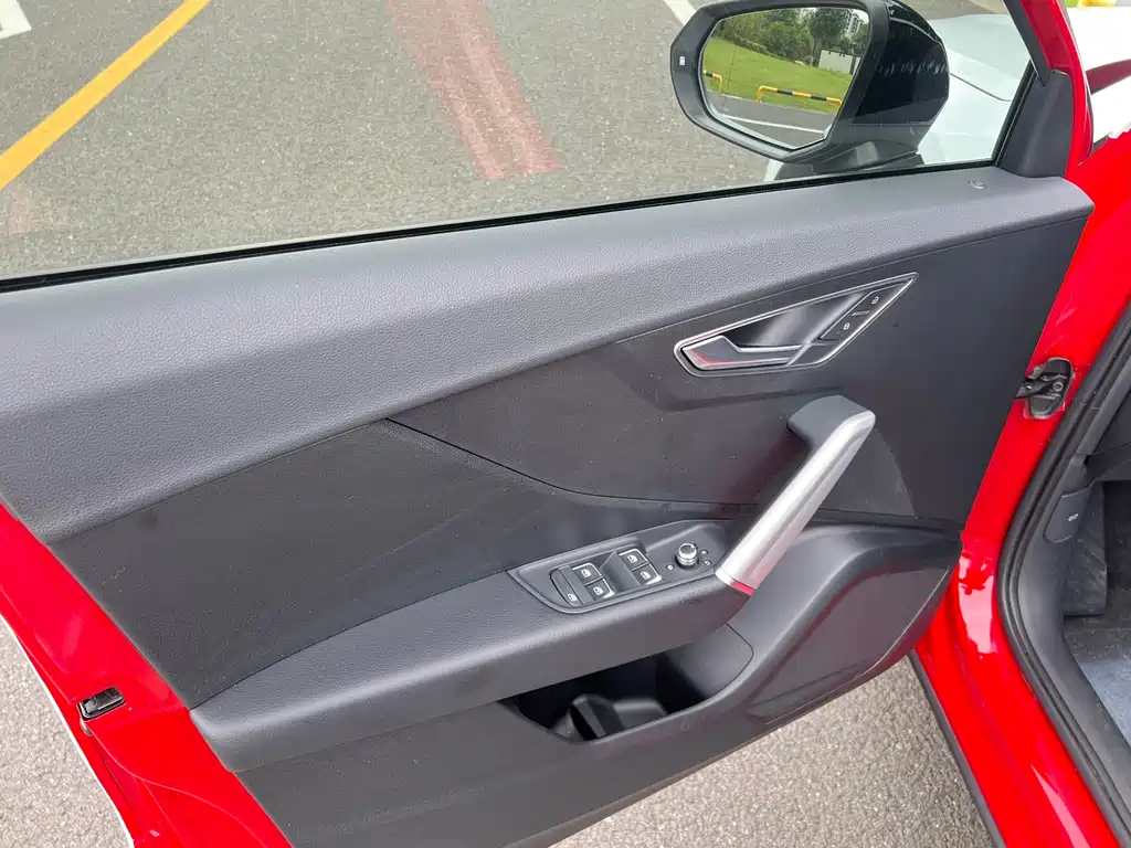 Audi Q2L 2021